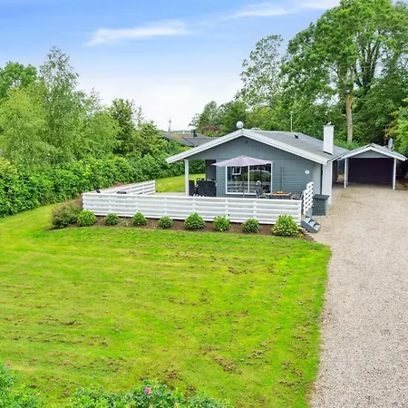 Ferienhaus Blomma - 300m From The Sea By Interhome