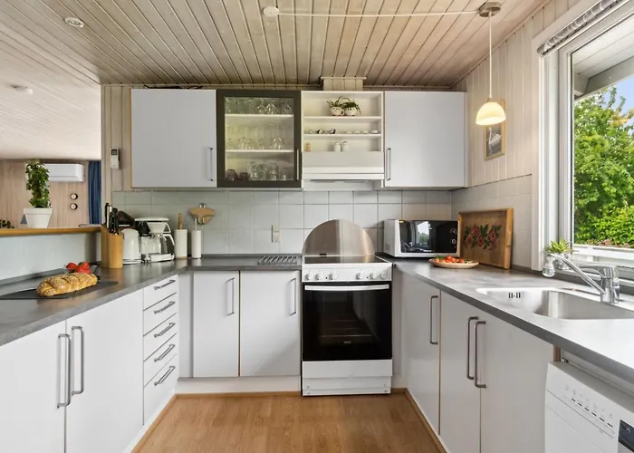 Blomma - 300m From The Sea By Interhome *