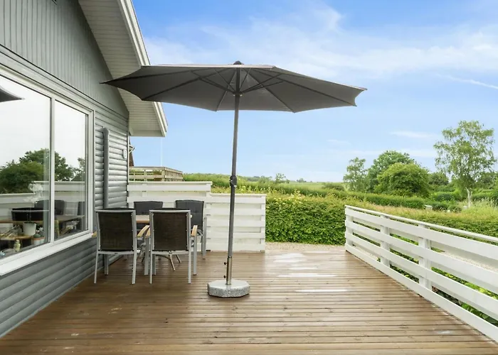 Blomma - 300m From The Sea By Interhome