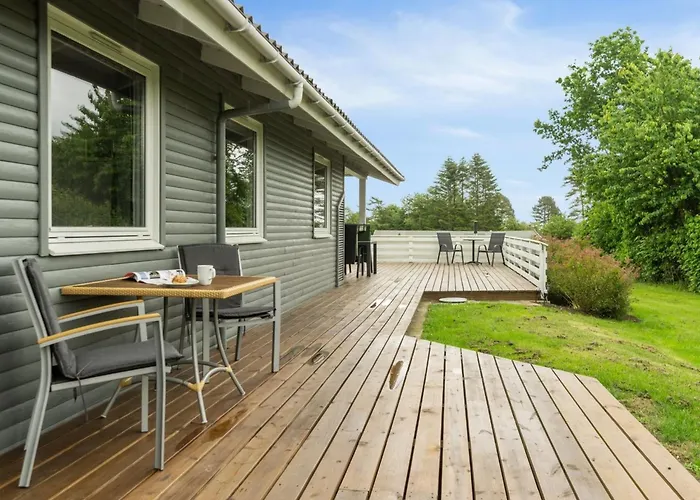 Blomma - 300m From The Sea By Interhome